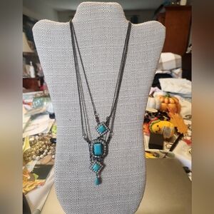 Elegant Turquoise and Silver Fashion Necklace